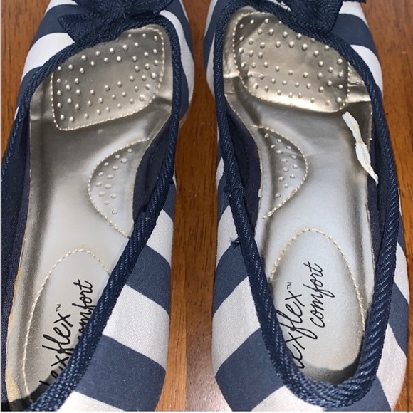 Excellent Preowned Condition Dexflex Wedge Shoes Size 8. Very Cute - Picture 7 of 9